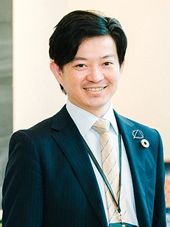 先輩社員1