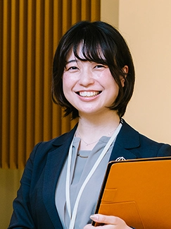 先輩社員2